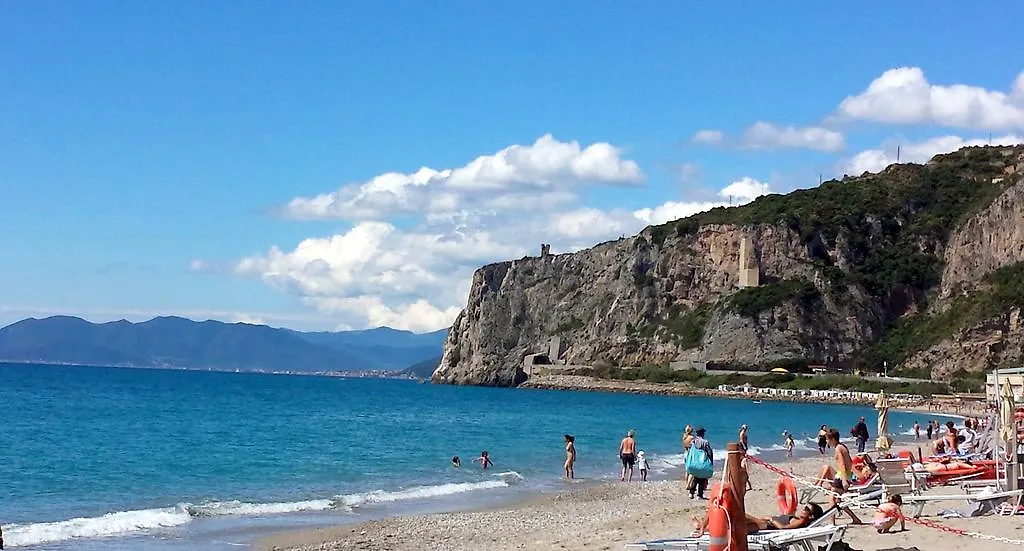 Apartment Gran Appartamento Sul Mare Finale Ligure Italy